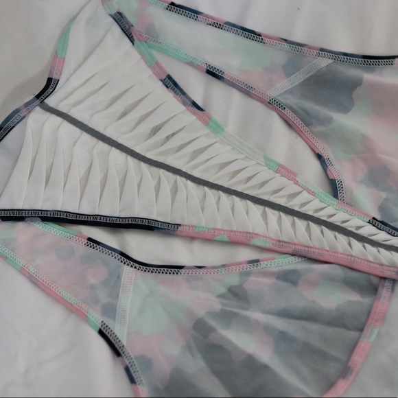 NWT Lululemon Women’s Tank - Picture 2 of 4